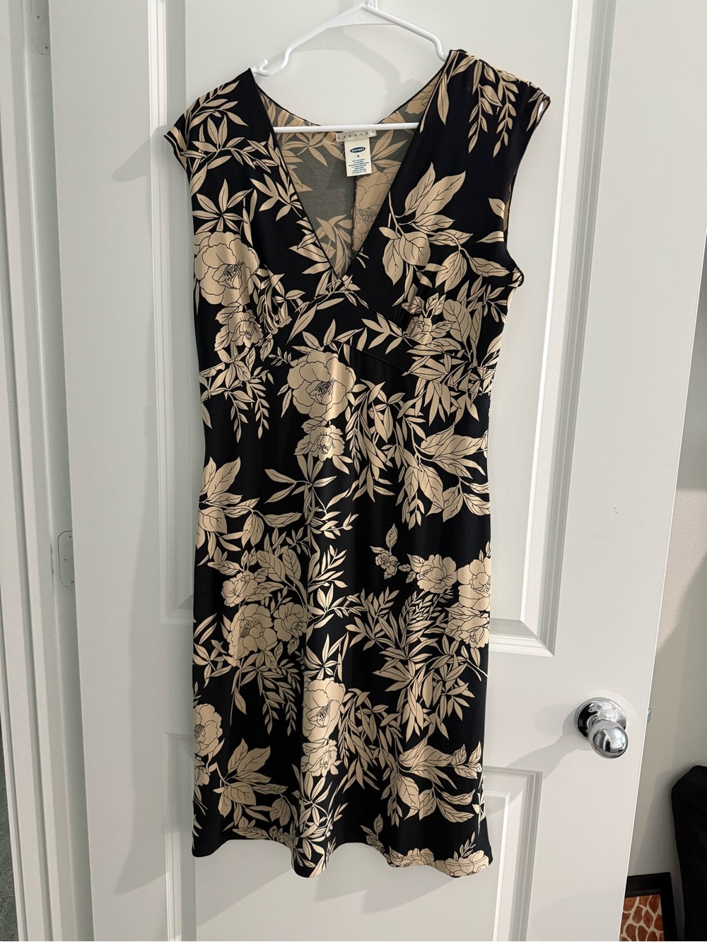 Old Navy Black & Tan Floral V-Neck Sheath Dress - Size M